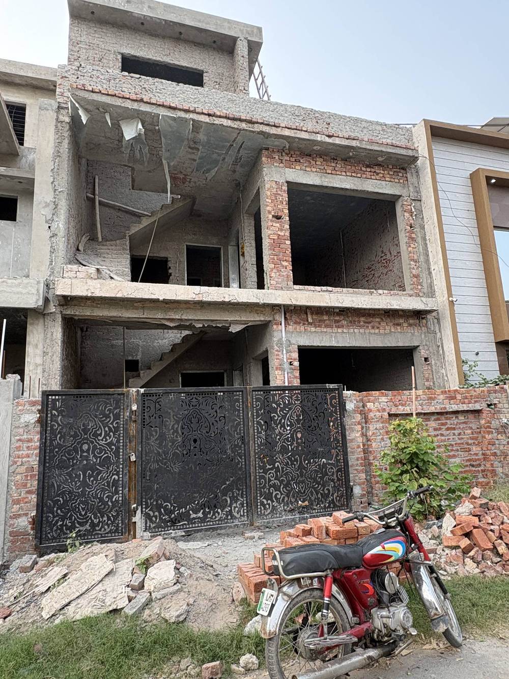 5 Marla Red Structure House for sale in Diamond Block, Park View City Lahore