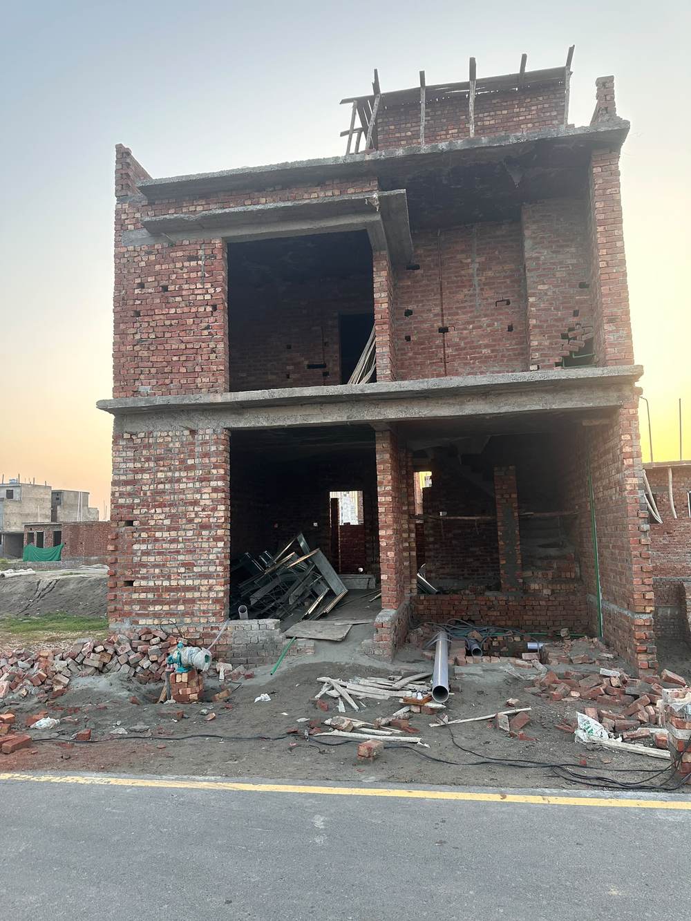 5 Marla Red Structure House for sale in Imperial Block, Park View City Lahore