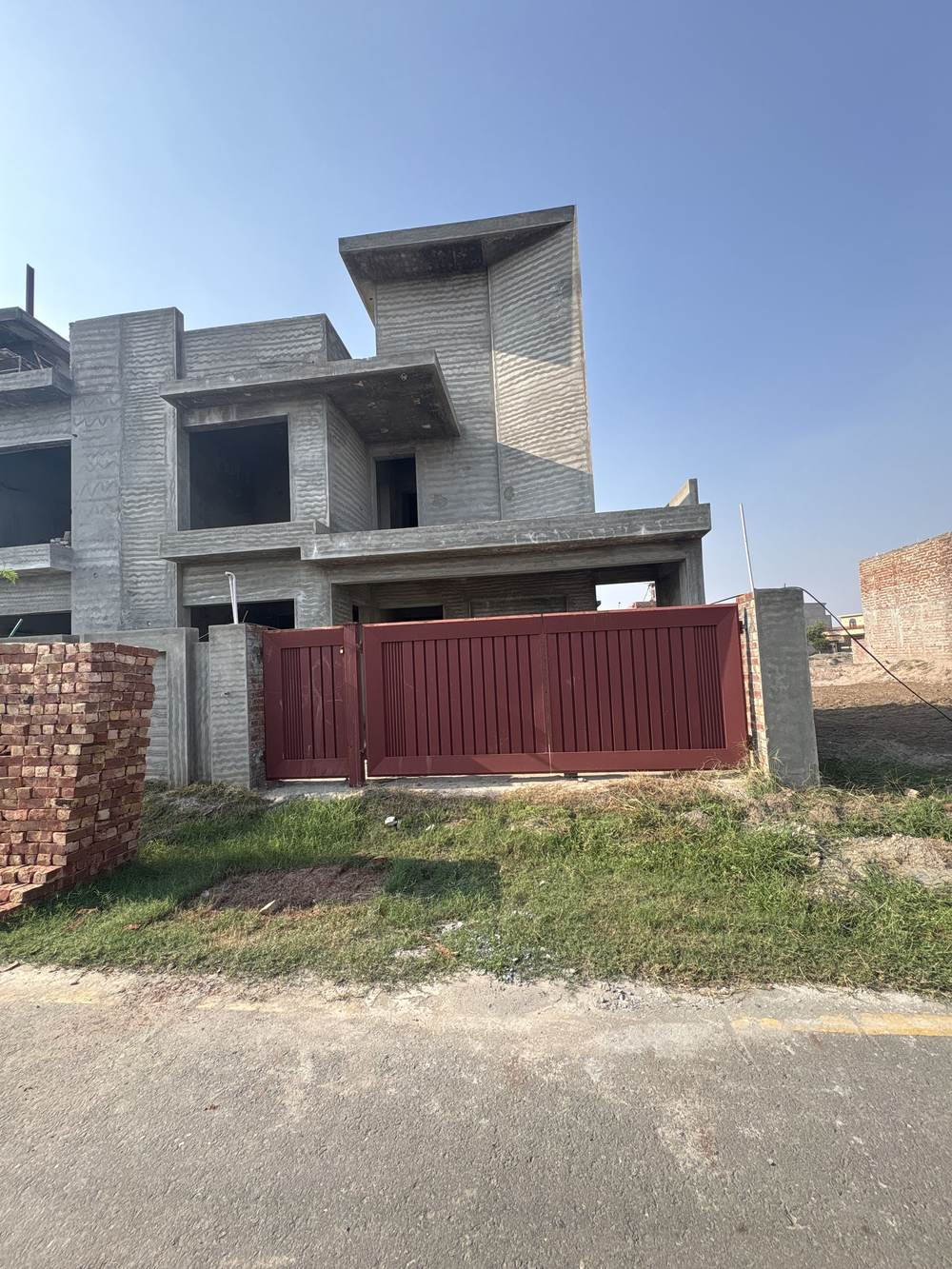 5 Marla Grey Structure House for sale in Overseas Block, Park View City Lahore
