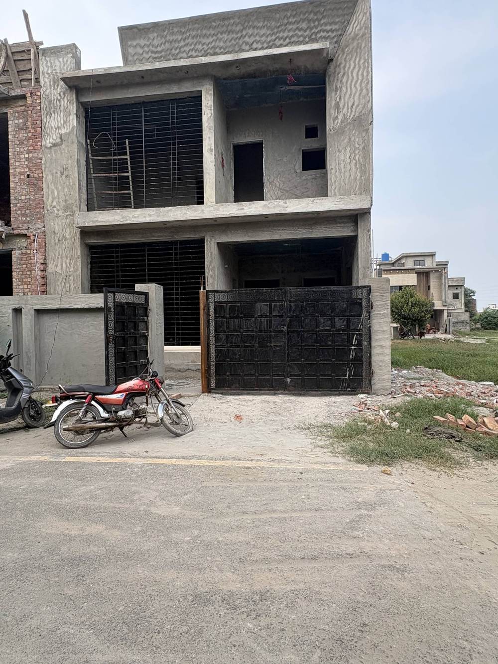 5 Marla Grey Structure House for sale in Tulip Extension, Park View City Lahore